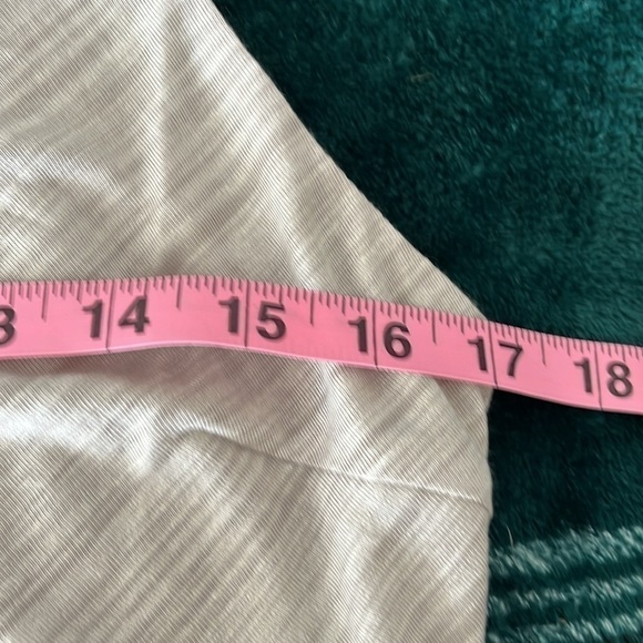 NWT Hem & Thread Women’s Cream V-Neck Top Size Large - Picture 7 of 8